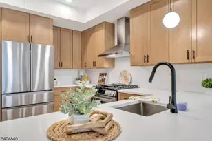 204 Encampment Ct, Montville Township, NJ 07082 - Photo 4