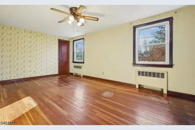 404 Burroughs Ter, Union Township, NJ 07083 - Photo 12