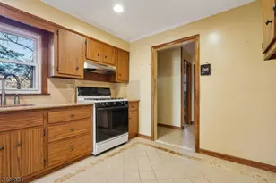 404 Burroughs Terrace, Union Township, NJ 07083 - Photo 8