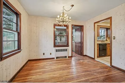 404 Burroughs Ter, Union Township, NJ 07083 - Photo 6