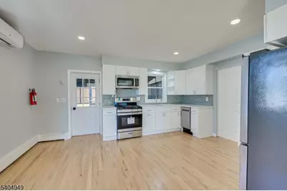 34 Tillman St, Raritan, NJ 08869 - Photo 8