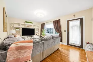 46 Barbara Dr, Pompton Lakes, NJ 07442 - Photo 4