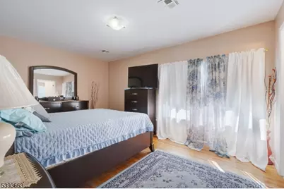 13 Val Sumo Ln, Newark, NJ 07105 - Photo 10