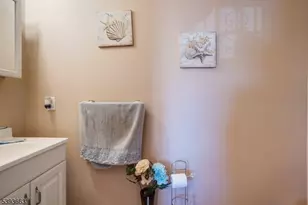 13 Val Sumo Ln, Newark, NJ 07105 - Photo 16