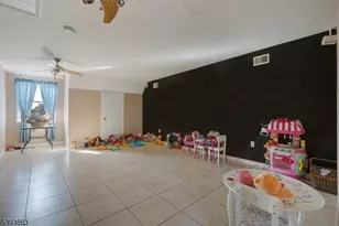 13 Val Sumo Ln, Newark, NJ 07105 - Photo 20