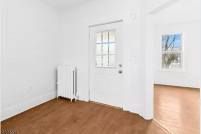 162 W 2nd Ave, Roselle, NJ 07203 - Photo 4