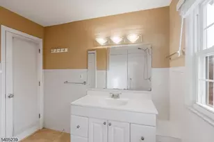 11 Dartmouth Ave, Bridgewater, NJ 08807 - Photo 12