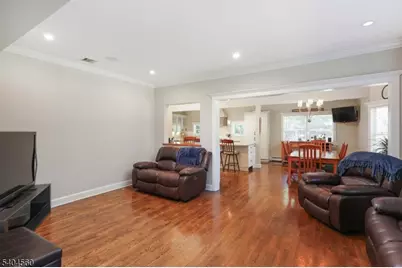 2 Dutch Ln, Scotch Plains Township, NJ 07076 - Photo 8