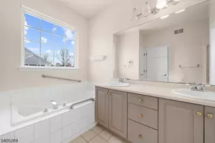 14 Stafford Ln, White Township, NJ 07823 - Photo 10