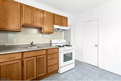 162 W 2nd Ave, Roselle, NJ 07203 - Photo 12