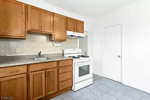 162 W 2nd Ave, Roselle, NJ 07203 - Photo 12