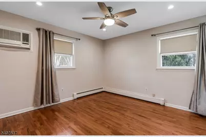 944 Victor St, Bridgewater, NJ 08807 - Photo 8