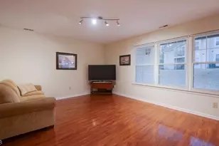 402 Hunt Dr, Holland Township, NJ 08848 - Photo 6