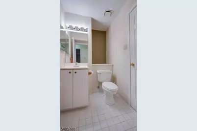 402 Hunt Dr, Holland Township, NJ 08848 - Photo 16