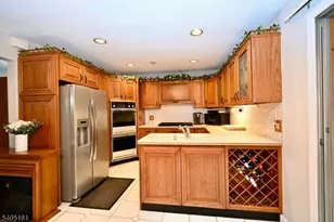 137 Byrne St, Hackensack, NJ 07601 - Photo 6