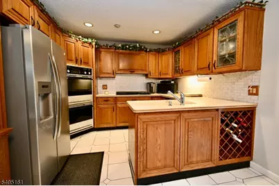 137 Byrne St, Hackensack, NJ 07601 - Photo 8