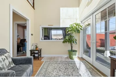 2932 Vauxhall Rd, Union Township, NJ 07088 - Photo 6