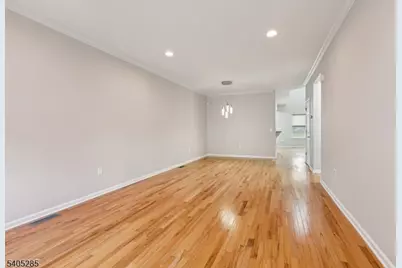 22 Clifford Cir, Franklin Township, NJ 08873 - Photo 2