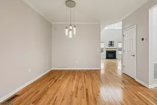 22 Clifford Cir, Franklin Township, NJ 08873 - Photo 4