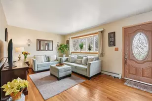 132 Linden Rd, Wayne Twp., NJ 07470 - Photo 4