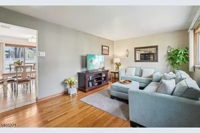 132 Linden Rd, Wayne Twp., NJ 07470 - Photo 6