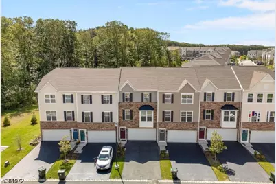 20 Peckwell St, Mount Olive, NJ 07828 - Photo 38