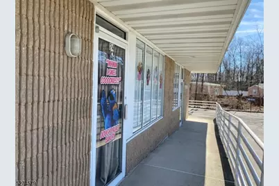 24 Little Falls Rd, Fairfield, NJ 07004 - Photo 14