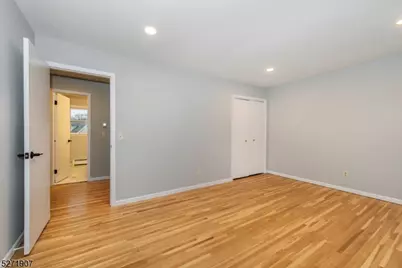 32 Walnut St, Pompton Lakes, NJ 07442 - Photo 12