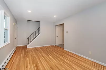 32 Walnut St, Pompton Lakes, NJ 07442 - Photo 6