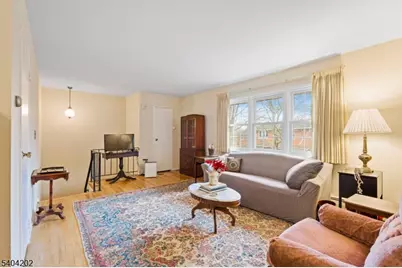 39 Harrison Ave #8, Montclair Twp., NJ 07042 - Photo 4