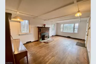 73 W Shawnee Trl, Jefferson Township, NJ 07885 - Photo 2