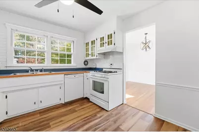 35 Brooktree Rd, East Windsor Township, NJ 08520 - Photo 8