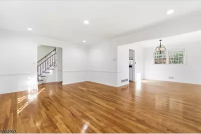 35 Brooktree Rd, East Windsor Township, NJ 08520 - Photo 4