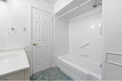 35 Brooktree Rd, East Windsor Township, NJ 08520 - Photo 18