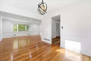 35 Brooktree Rd, East Windsor Township, NJ 08520 - Photo 6