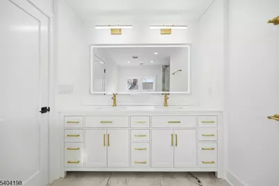 7 Royal Ave, Livingston, NJ 07039 - Photo 32