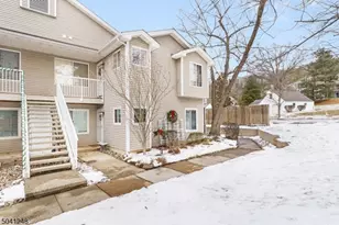 47 Spruce Ct, Bedminster Township, NJ 07921 - Photo 1