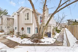 47 Spruce Ct, Bedminster Township, NJ 07921 - Photo 2