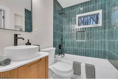 183 Winifred Dr, Totowa, NJ 07512 - Photo 32