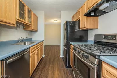 119 Woods Edge Dr #119, Roxbury Township, NJ 07876 - Photo 4