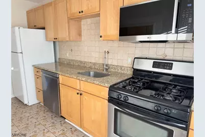 390 Morris Ave #35, Summit, NJ 07901 - Photo 4