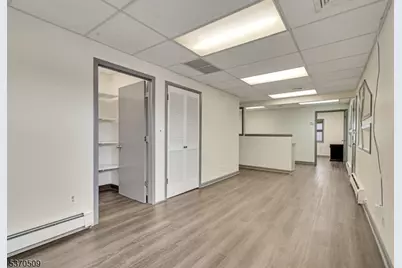 107 Stuyvesant Ave, Lyndhurst Township, NJ 07071 - Photo 8