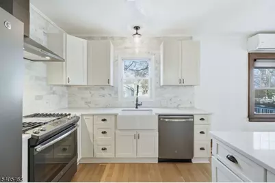 32 Dodd St, Montclair, NJ 07042 - Photo 14