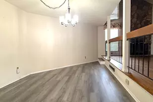 237 Kingsberry Dr, Franklin Township, NJ 08873 - Photo 6