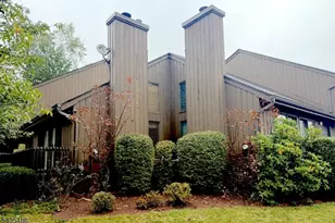 237 Kingsberry Dr, Franklin Township, NJ 08873 - Photo 2