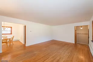 8 Franklin Dr, Mendham Township, NJ 07869 - Photo 4