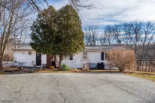 6 Mulberry St, Hamburg, NJ 07419 - Photo 1