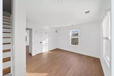 78 Anderson St, Raritan, NJ 08869 - Photo 20