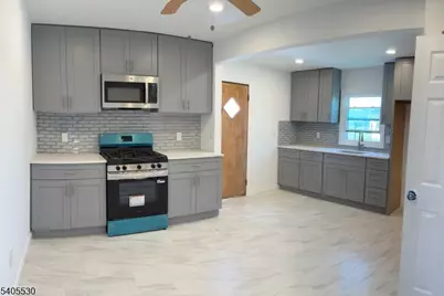 160 E Kinney St, Newark, NJ 07105 - Photo 12
