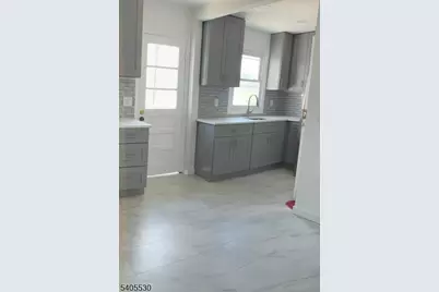 160 E Kinney St, Newark, NJ 07105 - Photo 8